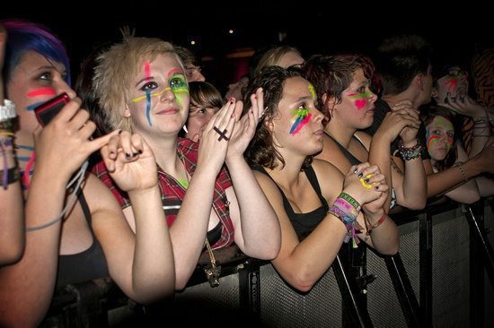Kids in Glass Houses 2011