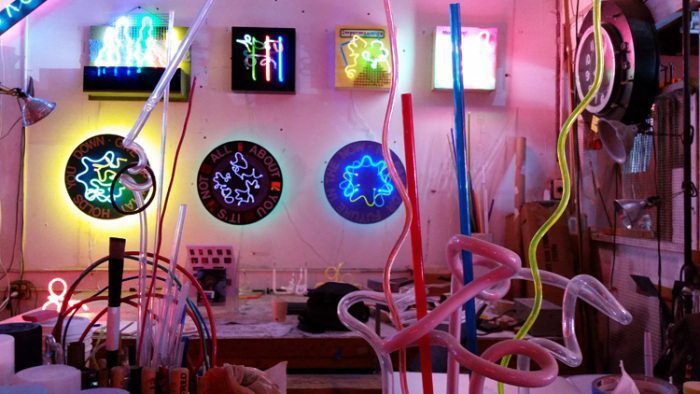 Linda Sue Price, studio
