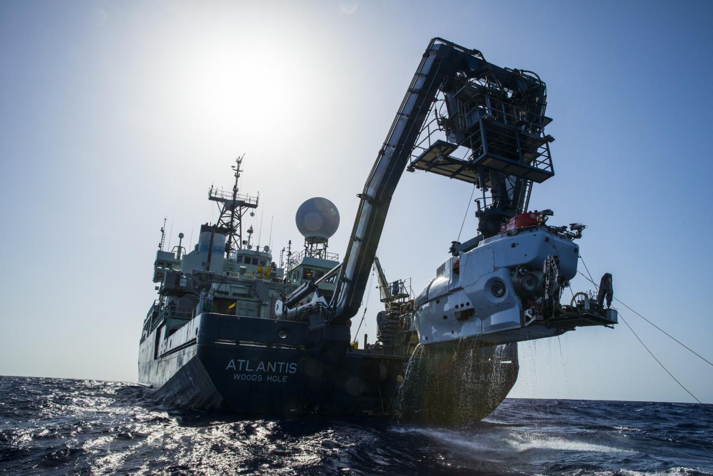 Luis Lamar, Woods Hood Oceanographic Institution