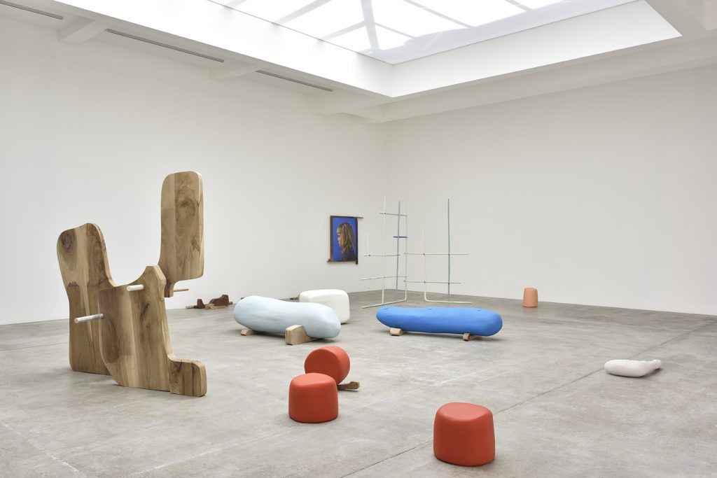 View of the exhibition, Nairy Baghramian, Misfits, Galerie Marian Goodman Paris, 2021 Photo credit: Rebecca Fanuele