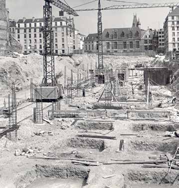 Construction du bâtiment principal du Marais, 1962 © Fonds d’archives de la Cité internationale des arts