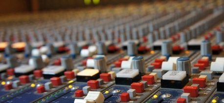 mixing-desk-by-grooveaddicted feature